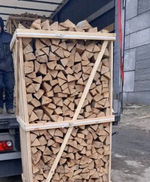 30 Stères de Hêtre Sec – Bois de Chauffage Prêt à Brûler – Sur Palette